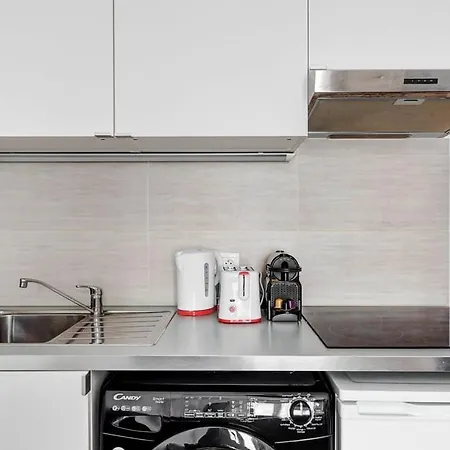 521 Mederic - Modern 17 Paris