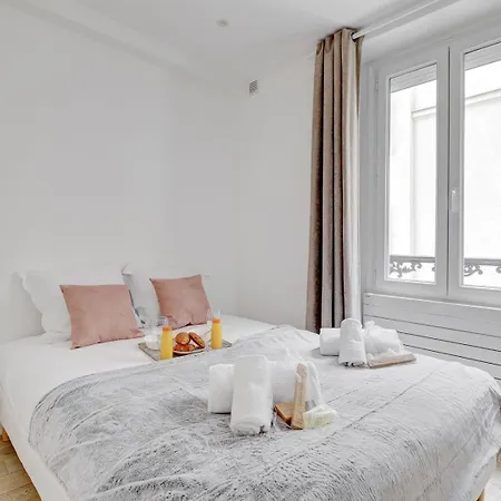 521 Mederic - Modern 17 *